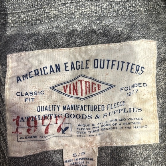 American Eagle Outfitters Vintage Gray Fleece - Picture 3 of 3